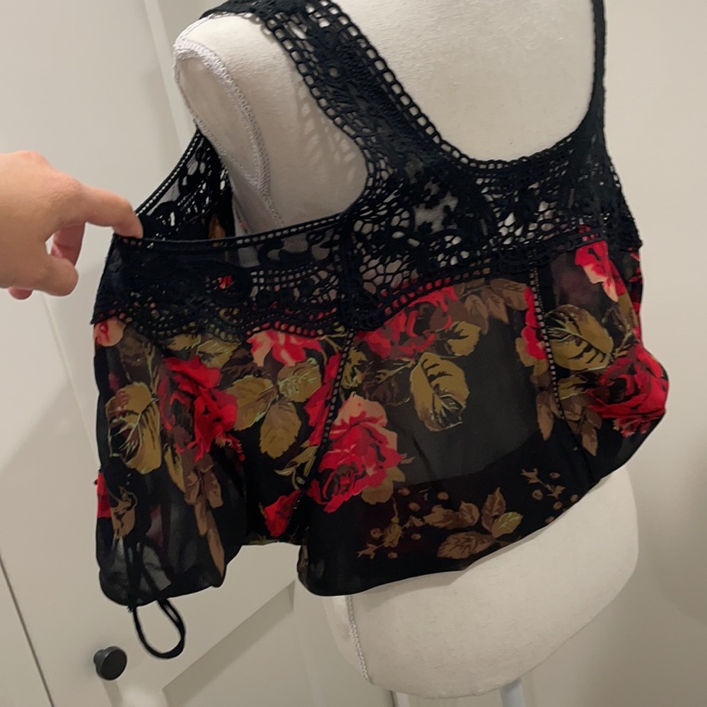 Guess Top - Picture 4 of 4